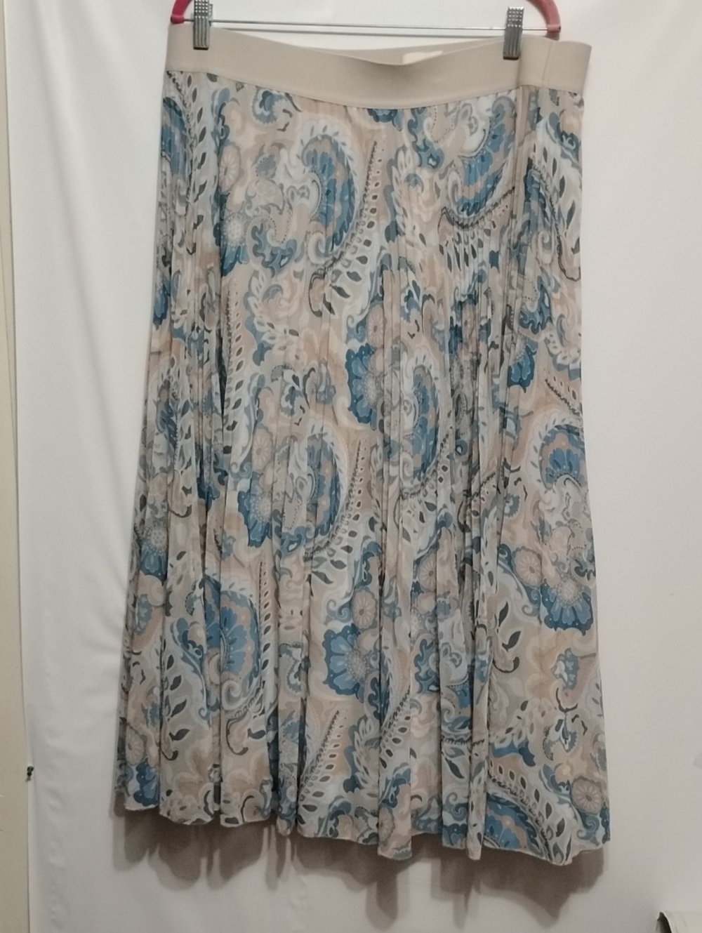 Wilfred Twirl Blue & Cream Pleated‎ Paisley Midi Chiffon Skirt
